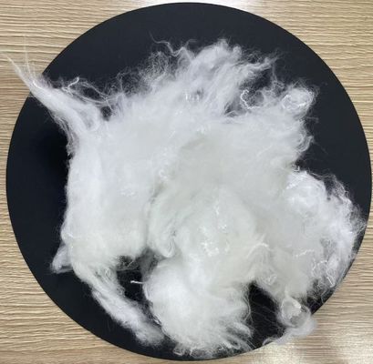良い価格 白色冷却繊維 ポリエステル ステープル繊維 1.5D 38mm 高耐久性 オンライン