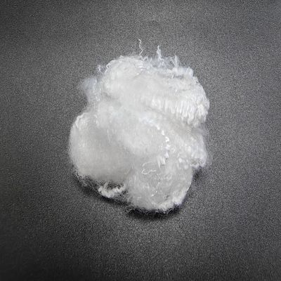 良い価格 ヴァージンポリエステルステープルファイバー 1.56D 51mm 白色 高い汚れ耐性 オンライン